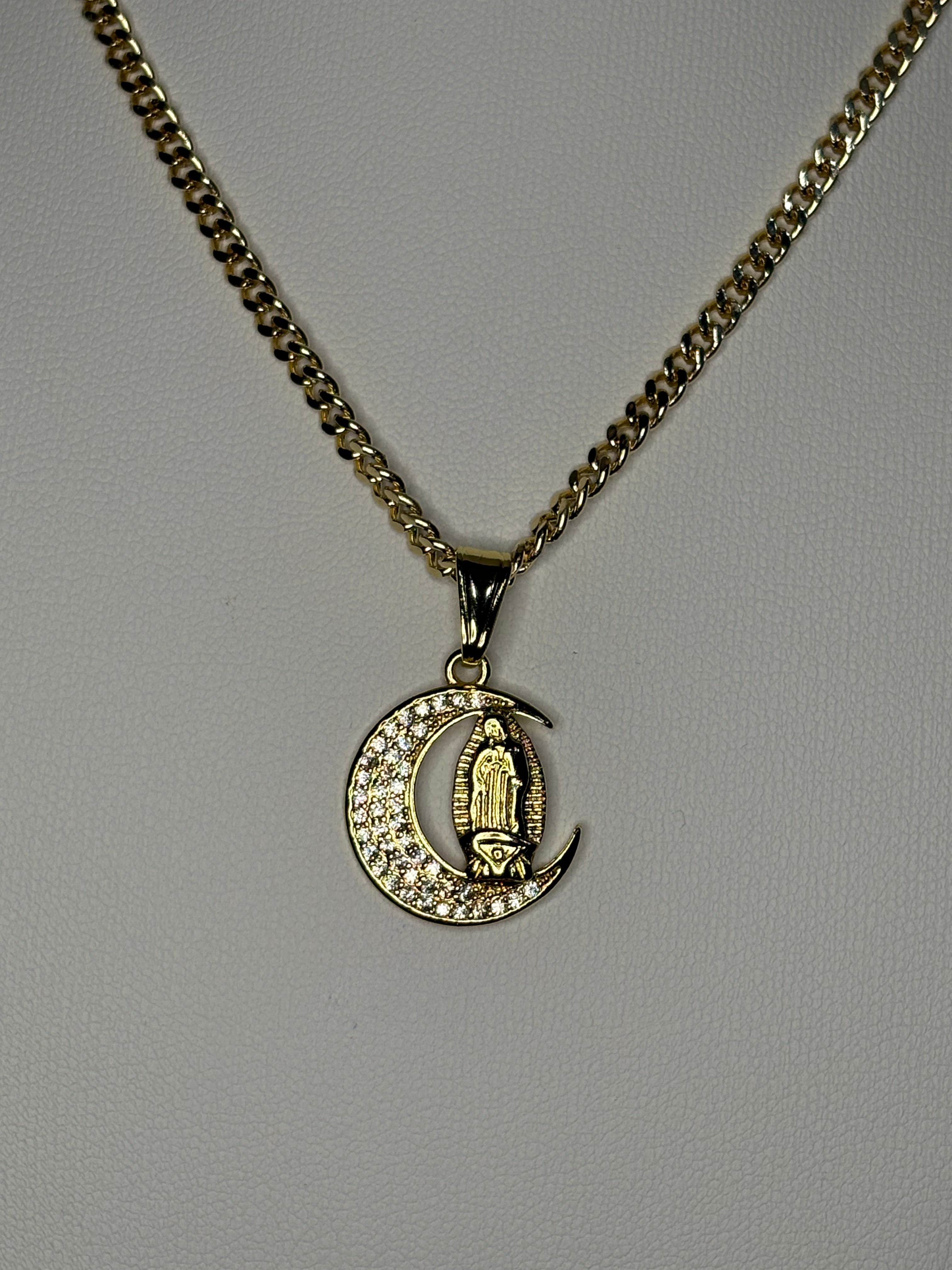 Moon de Virgen de Guadalupe Necklace
