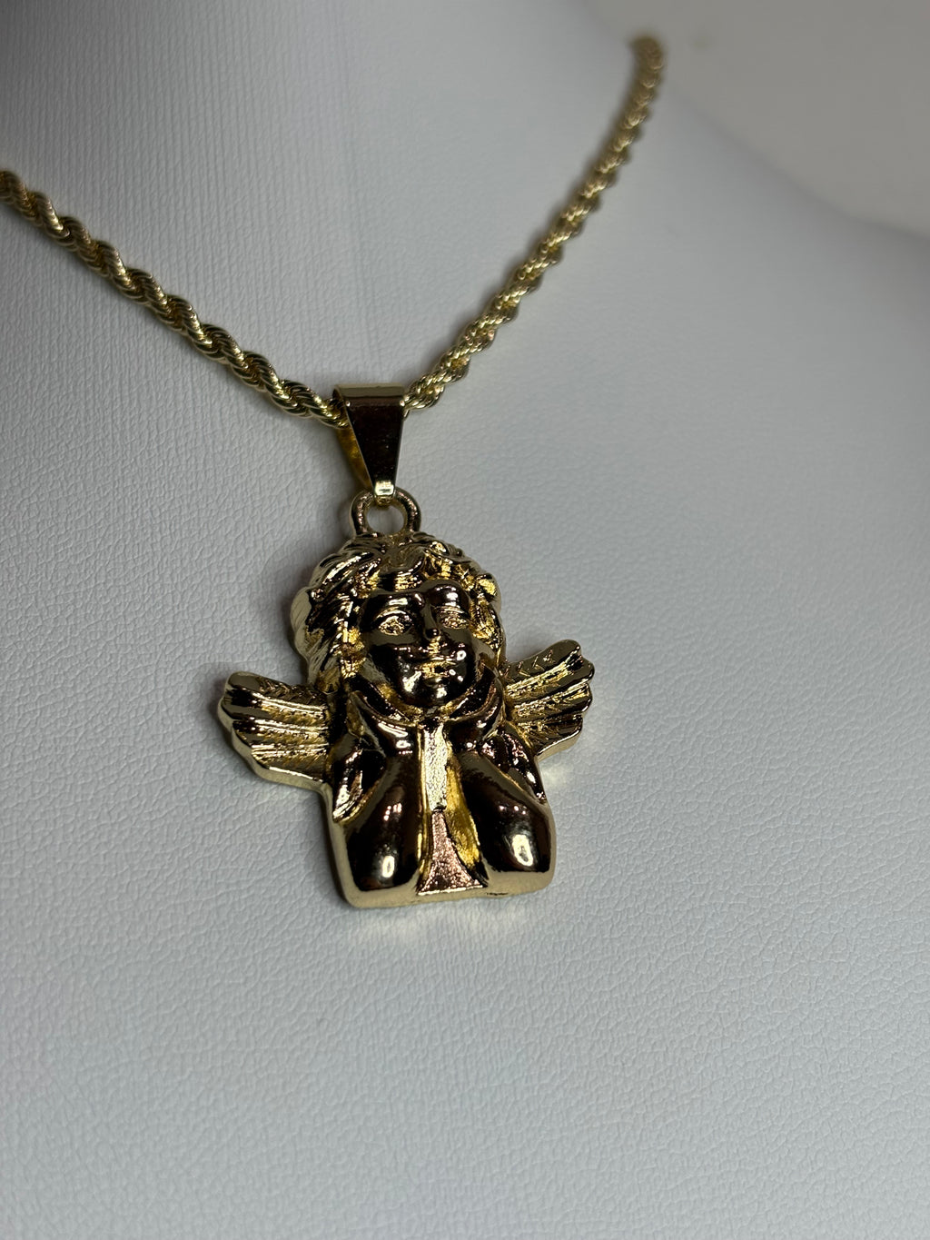 Angel piece necklace