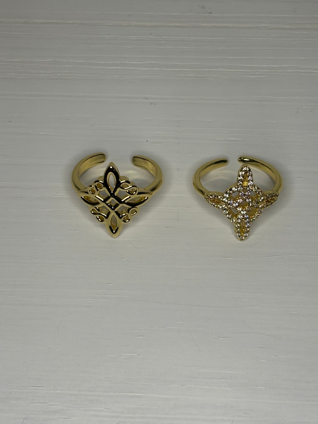 Gold Style witches knot ring