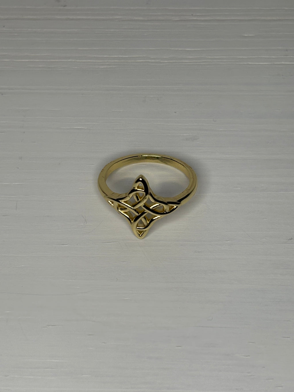Gld witches knot ring