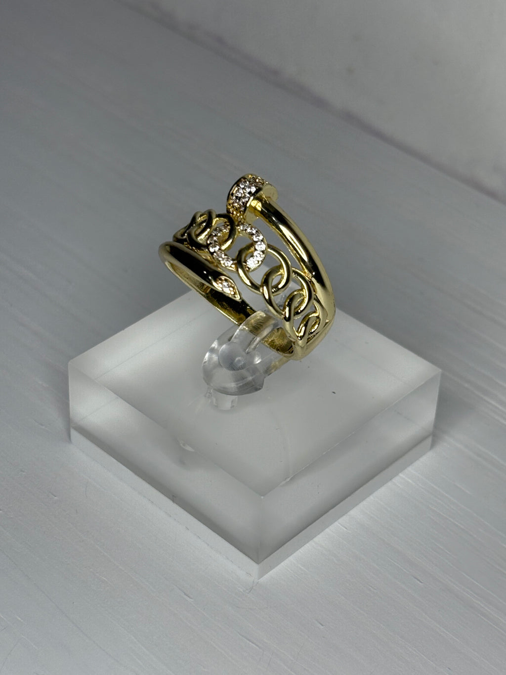 Bianca ring