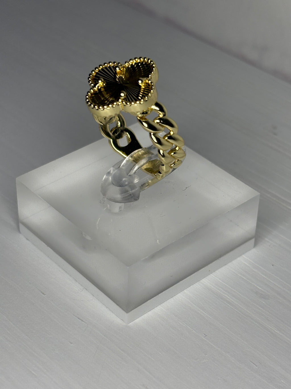 Cloco ring