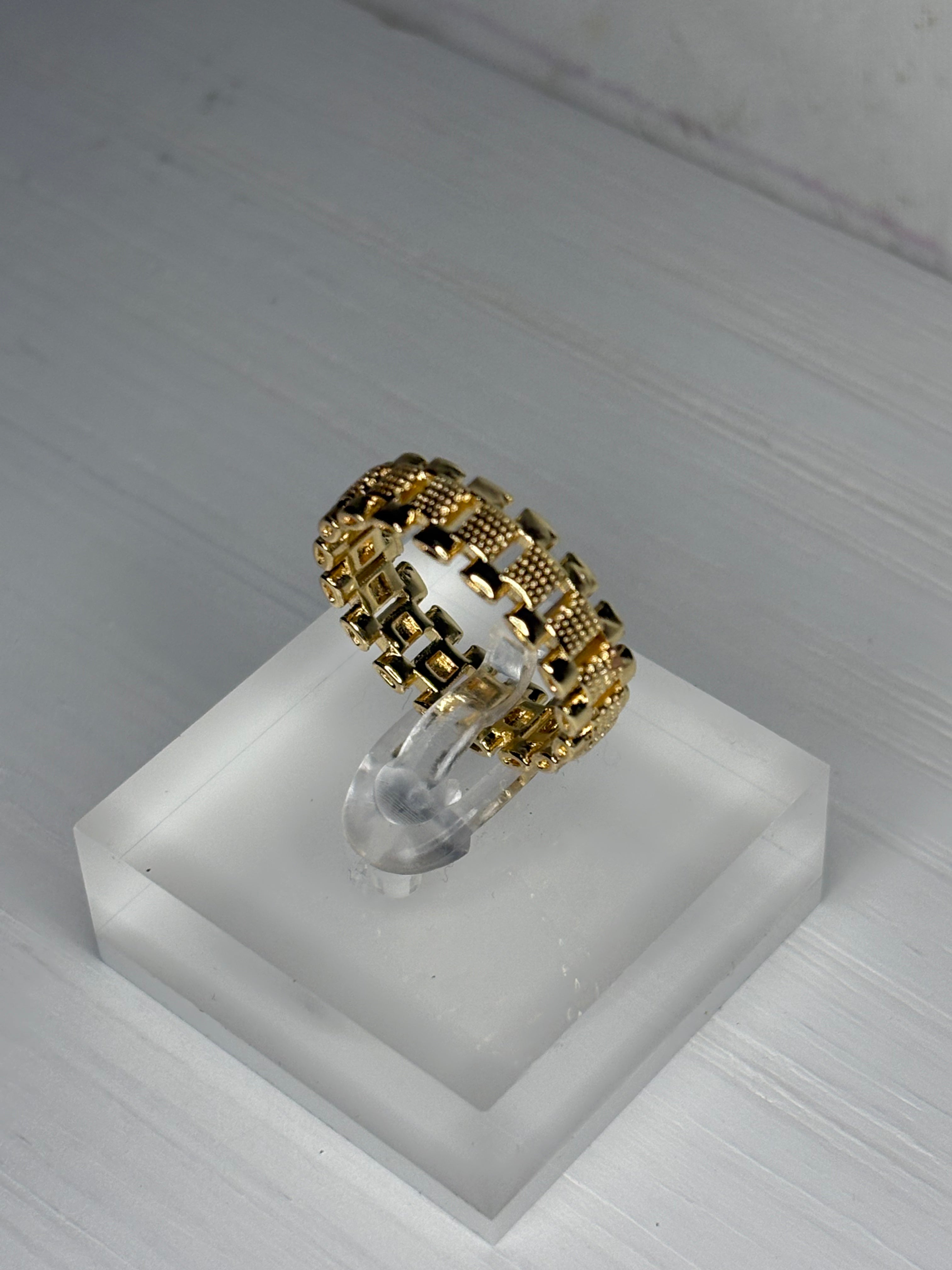 New cut rolly ring