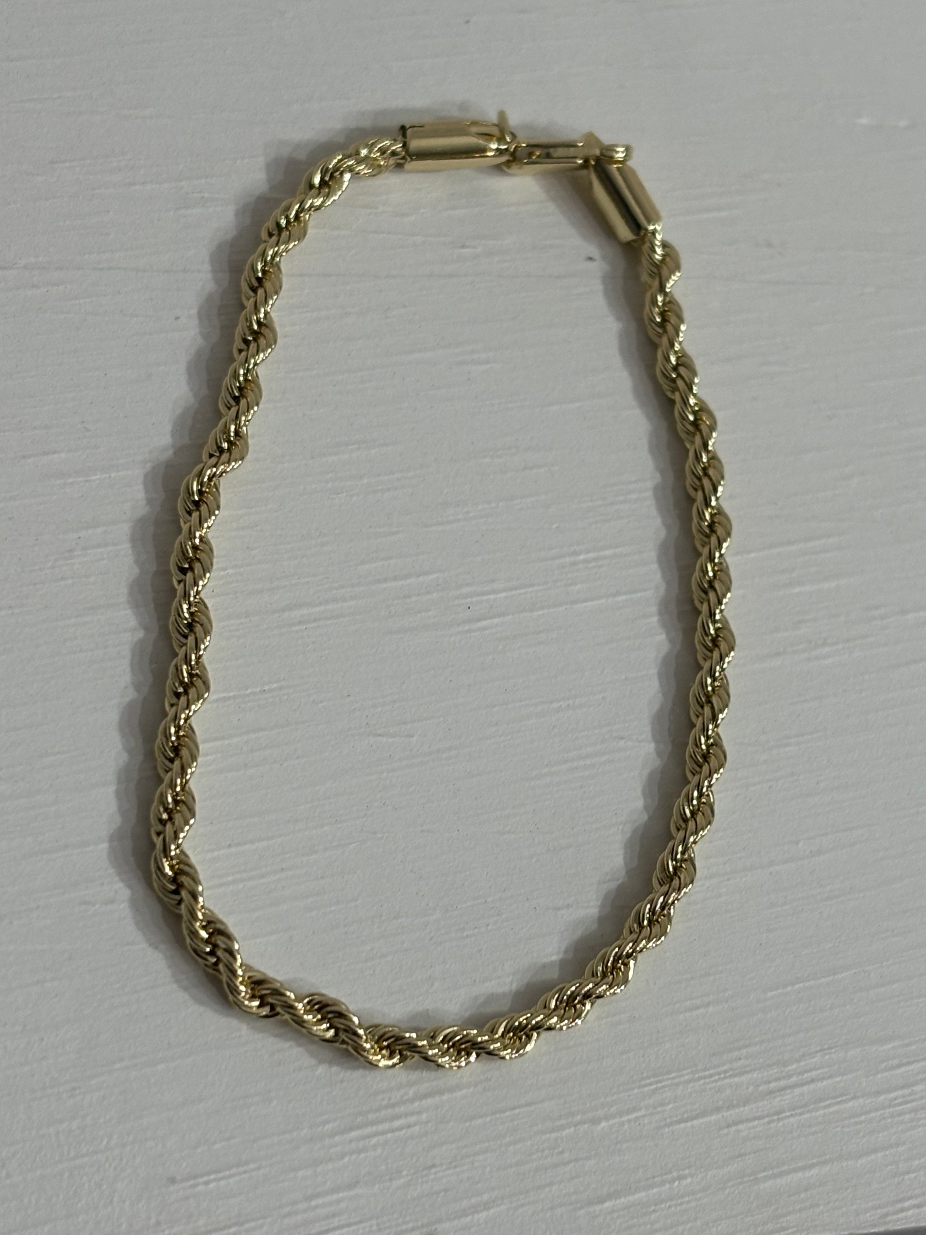 Simple rope bracelet (skinny version)