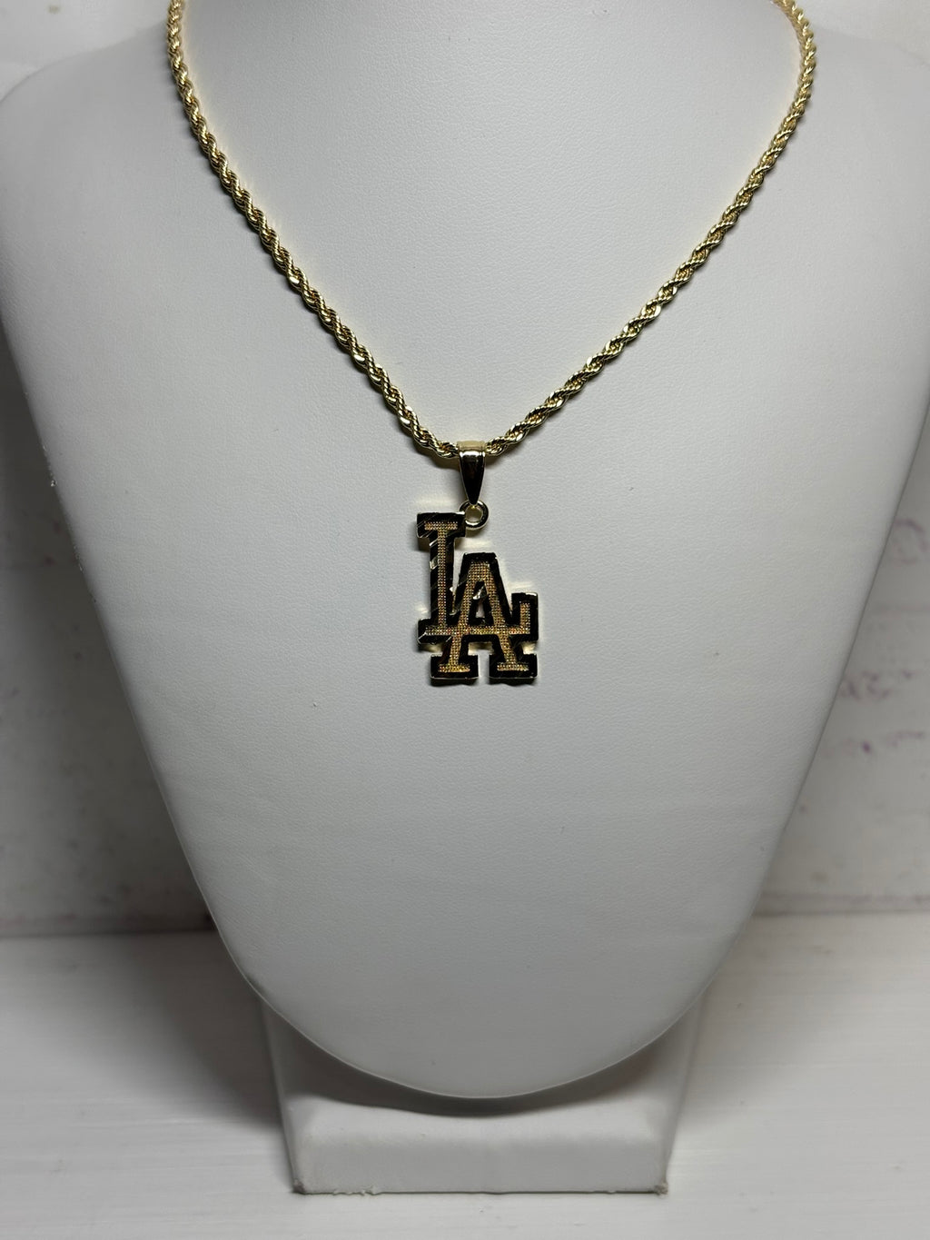 LA Cut Necklace