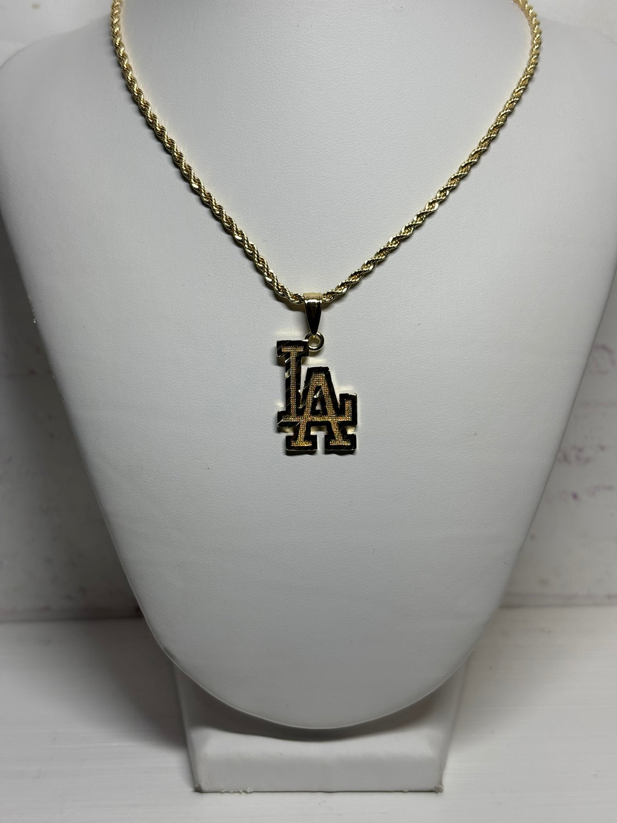 LA Cut Necklace