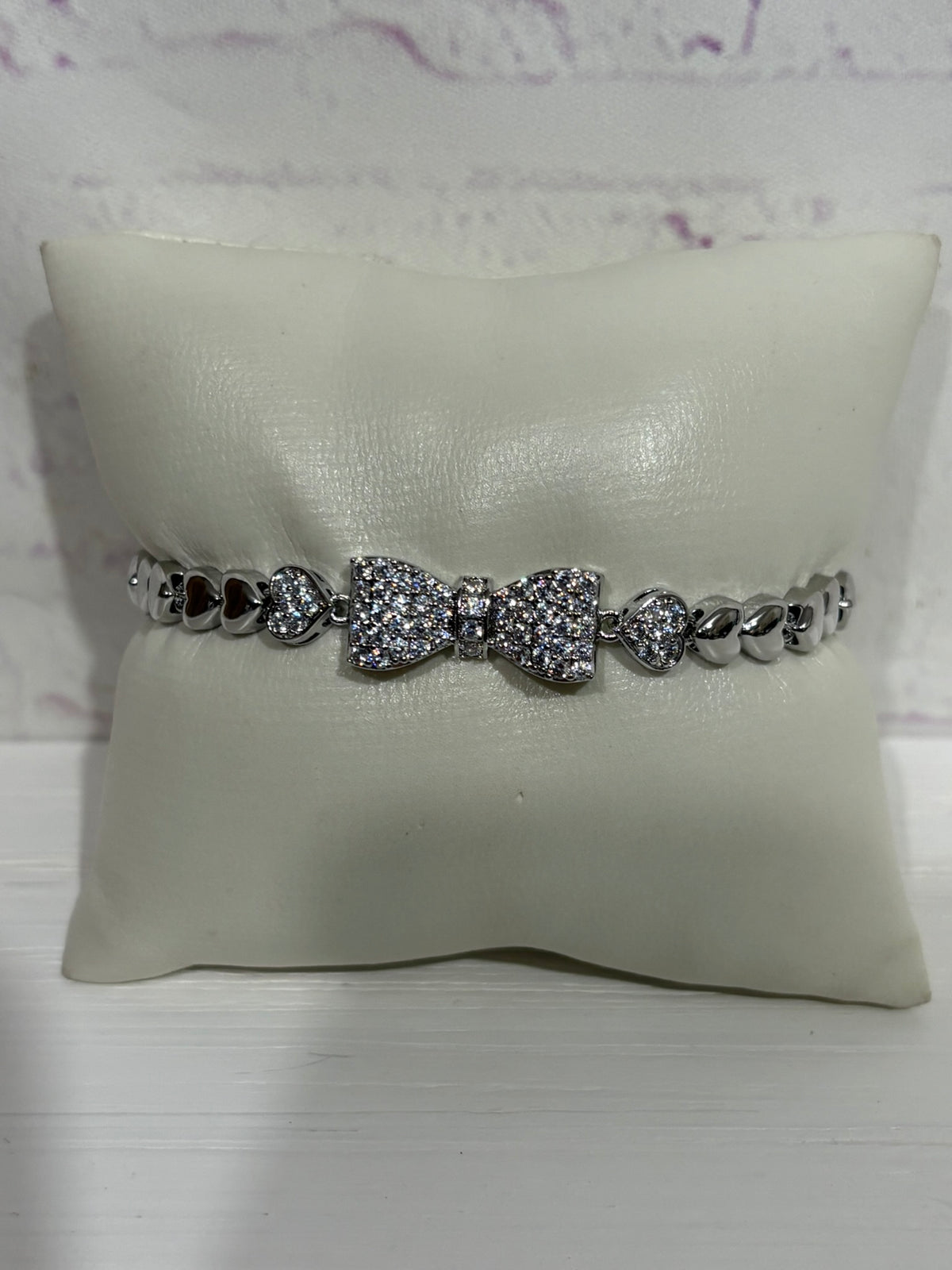 Bow Braclet w/hearts