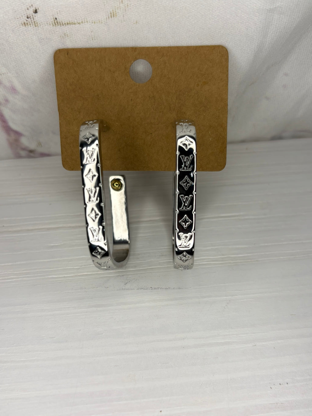 LuLu Oval Hoop