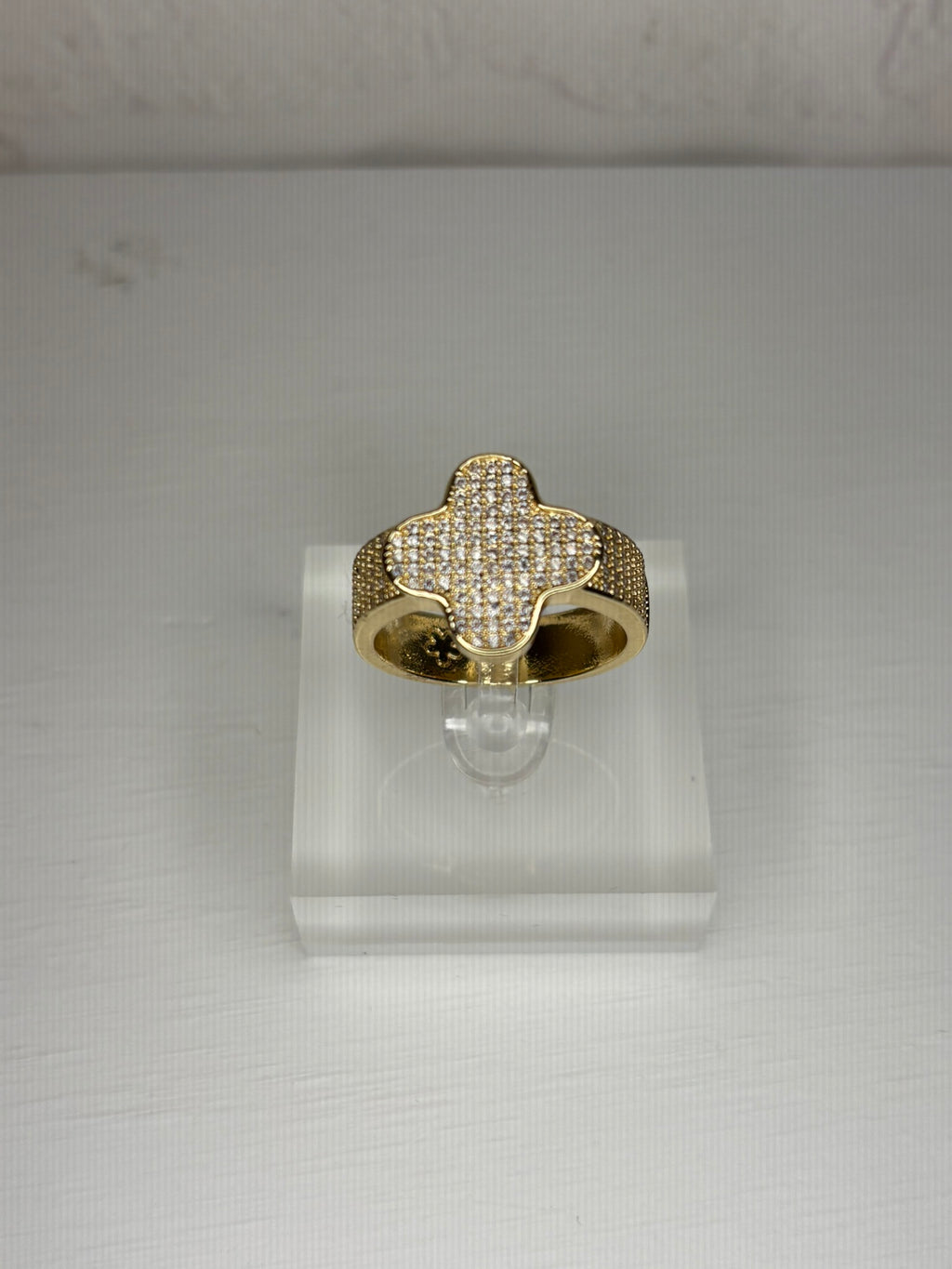 Glow Goddess Clover Ring