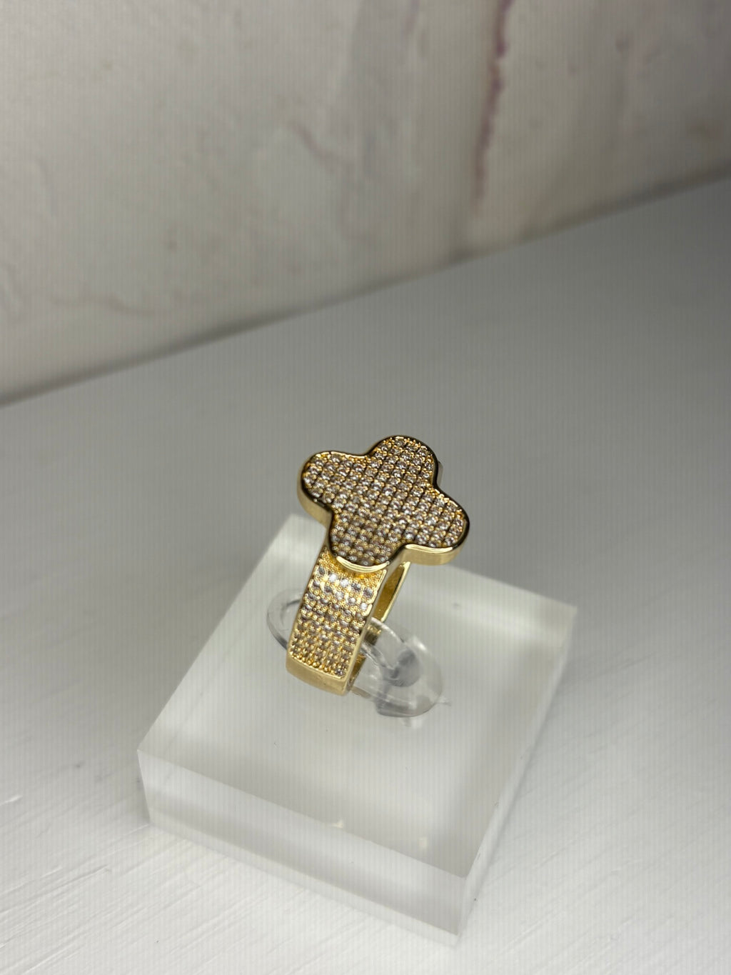 Glow Goddess Clover Ring