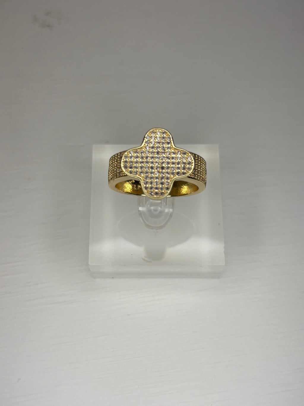 Glow Goddess Clover Ring