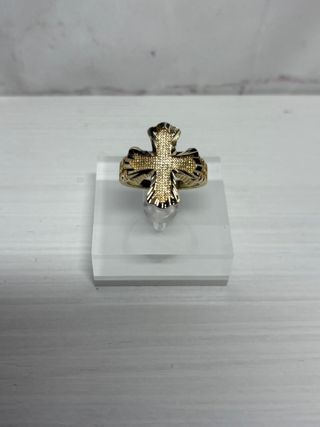 Cross Cut Ring