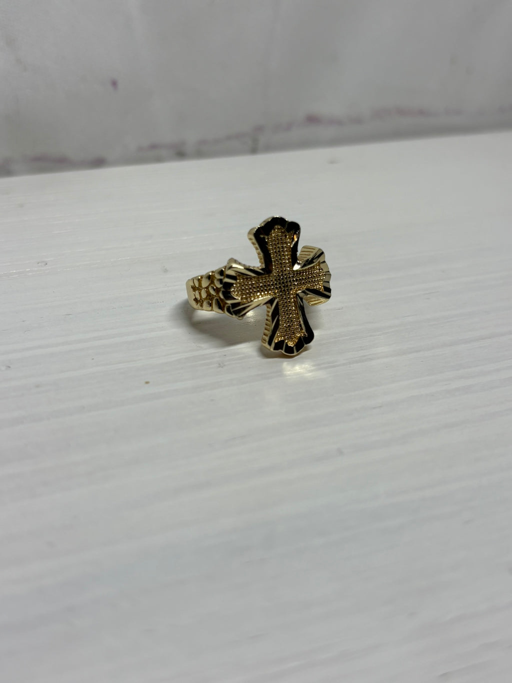 Cross Cut Ring
