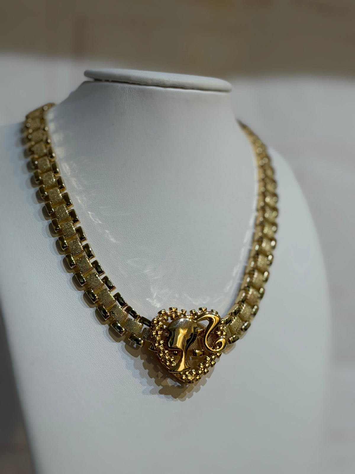 Barb'd Out Rolly Chain