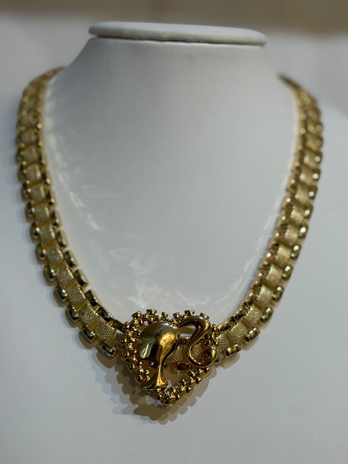 Barb'd Out Rolly Chain