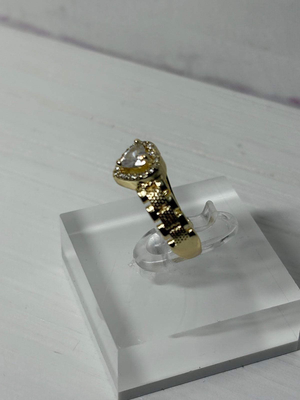 Tiny Rolly Heart Ring