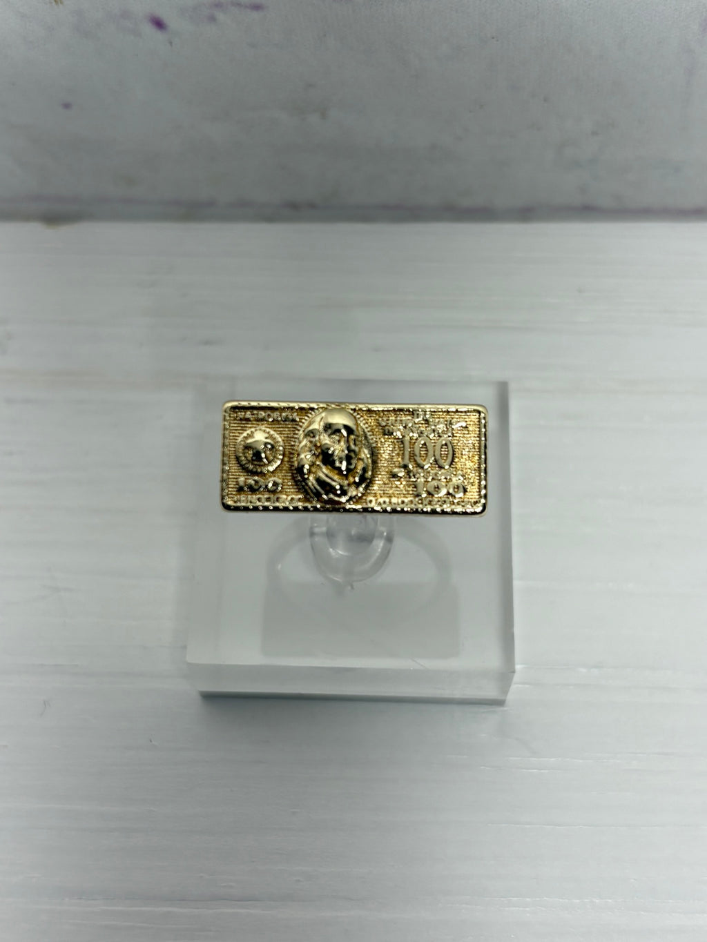 Dinero Ring