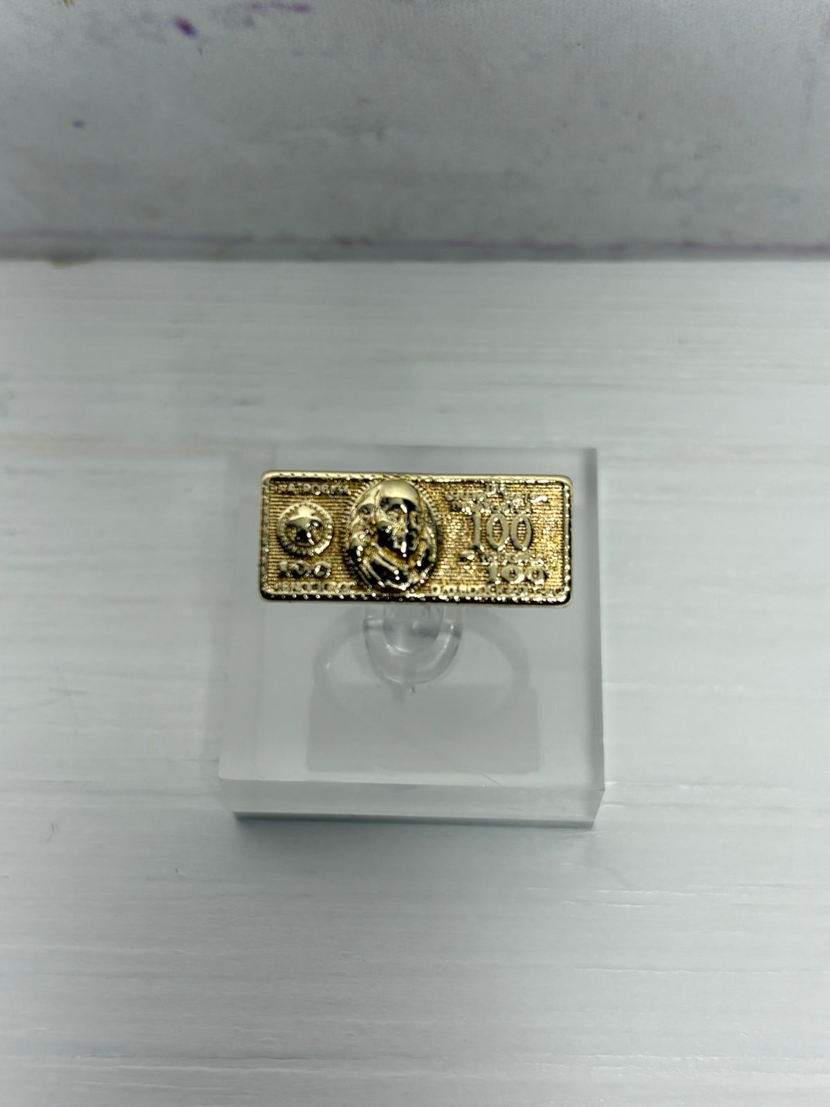 Dinero Ring