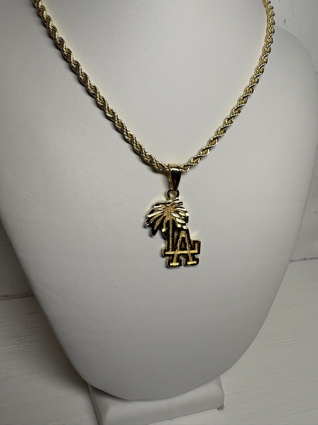 LA Palm Necklace