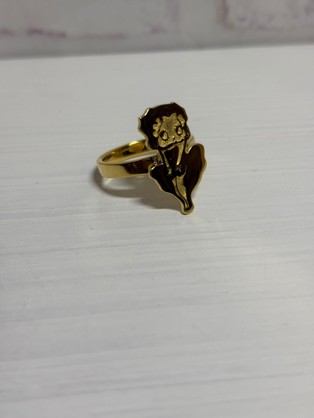 Betty w/Dress Ring