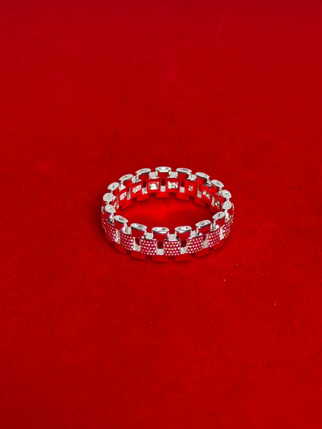 Silver new cut rolly ring