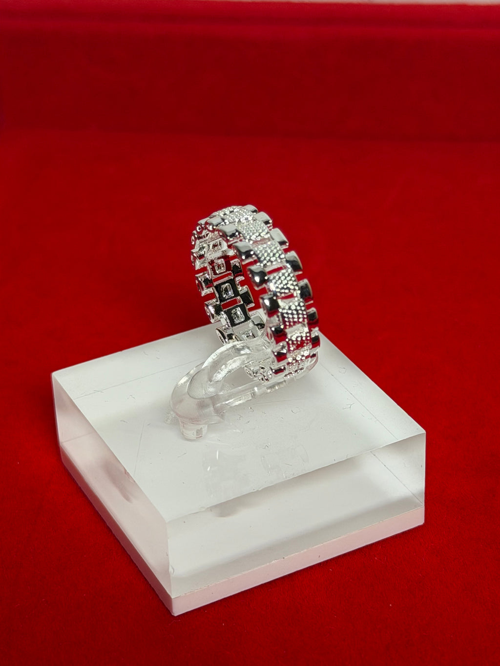 Silver new cut rolly ring